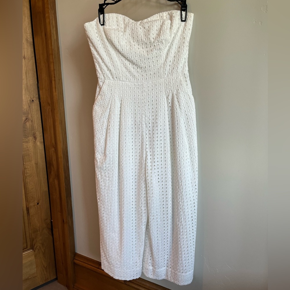White strapless jumpsuit wide leg cropped with pockets